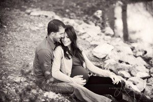 Maternity pictures taken at Pioneers Park in Lincoln Nebraska