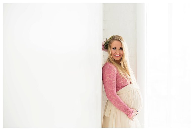 Moon Township Maternity Photographer